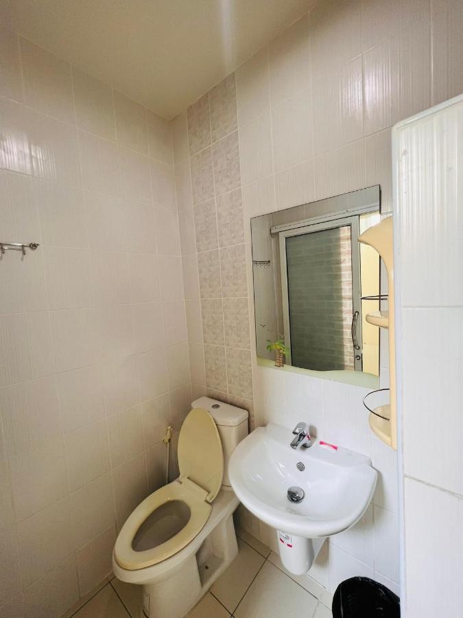 Aekkalukthai Hostel Rayong Eksteriør bilde