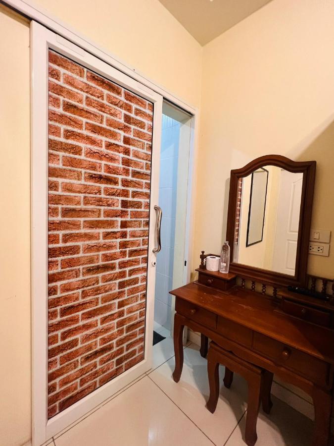 Aekkalukthai Hostel Rayong Eksteriør bilde